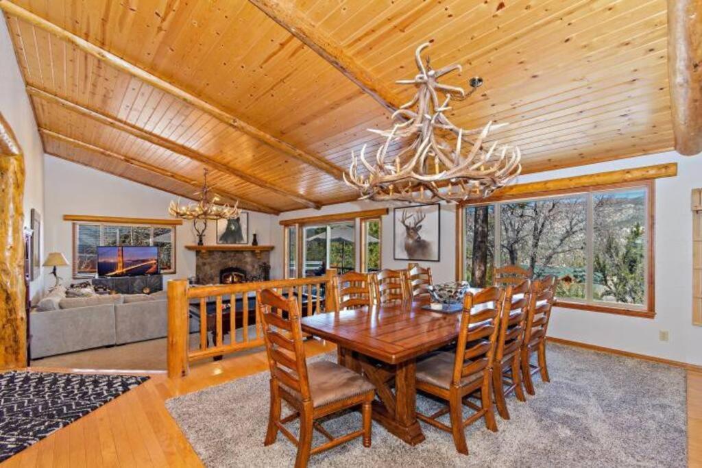 Custom Single Story Cabin With Jacuzzi Pool Table & Big Game Room With Arcade Games Velké Medvědí jezero Exteriér fotografie